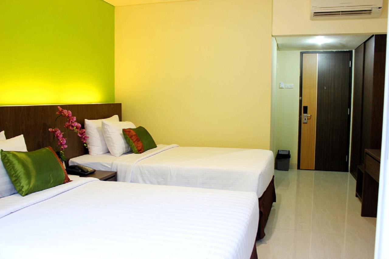 Bali De Anyer Hotel & Restaurant Exterior foto